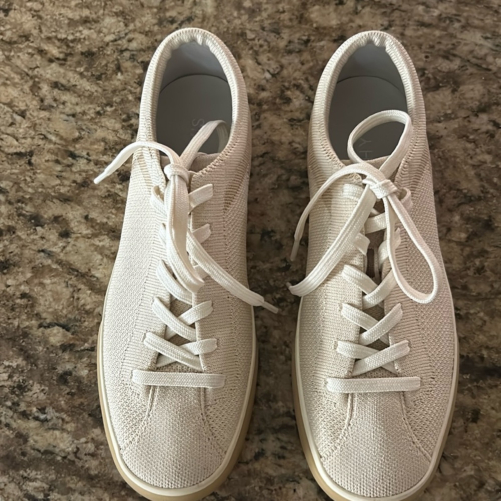 Rothy’s size 8 women’s lace up sneakers.